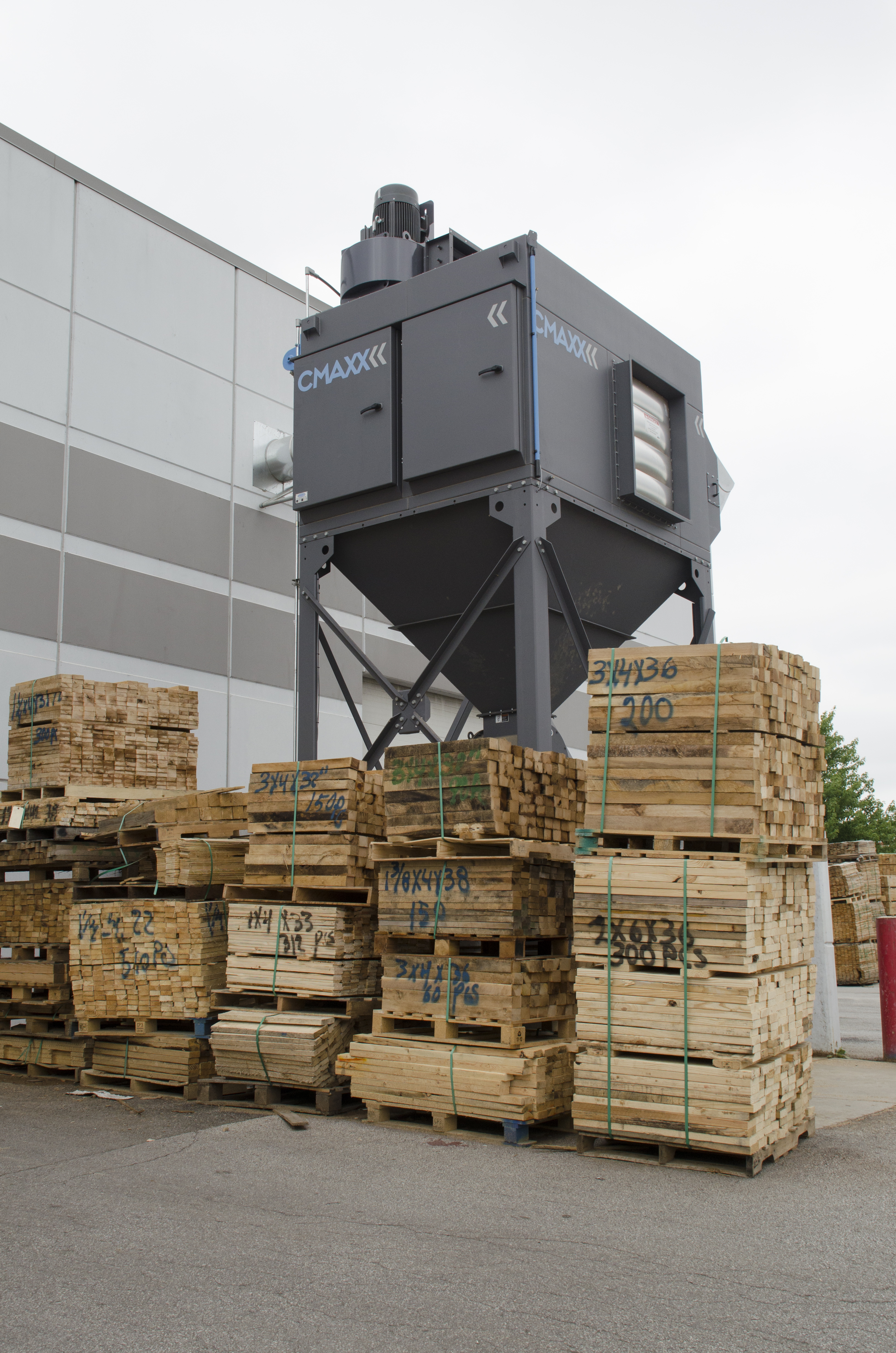 Wood dust application for the CMAXX Dust Collector